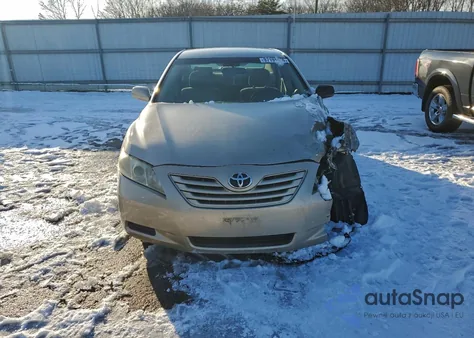 2007 Toyota Camry Ce z USA, uszkodzony, nr VIN 4T1BE46K47U654881